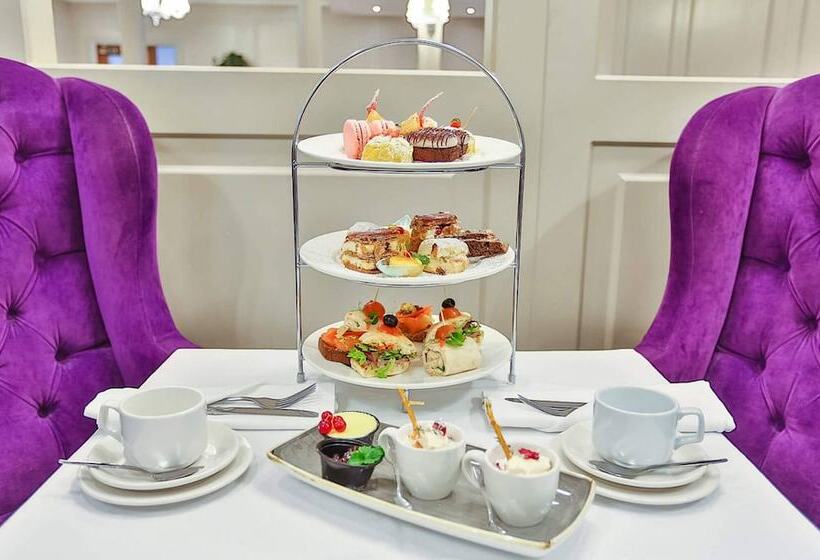 Rochestown Park Hotel & Leisure Centre