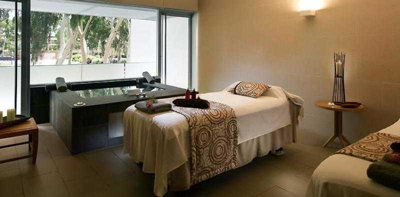 هتل Sails In The Desert