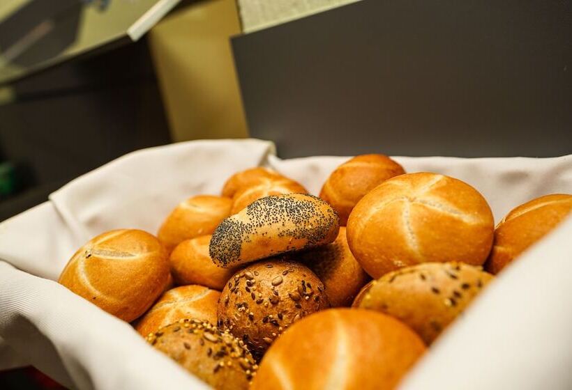 Отель Scala Frankfurt City Centre