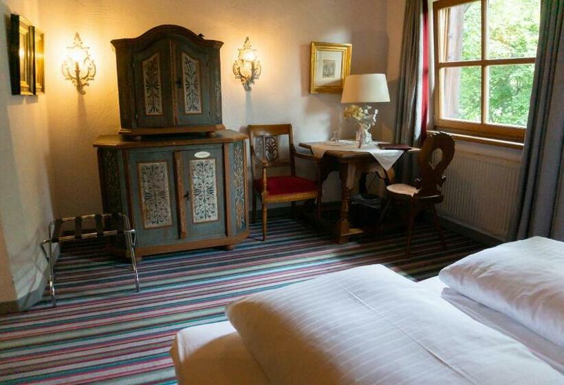 ホテル Schrenkhof