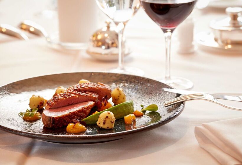 Отель Schweizerhof Zurich