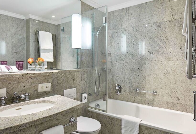 Отель Schweizerhof Zurich