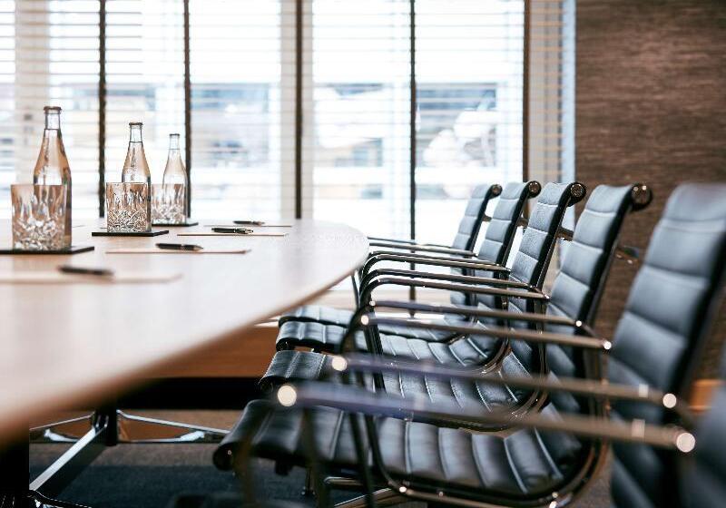 Отель Schweizerhof Zurich