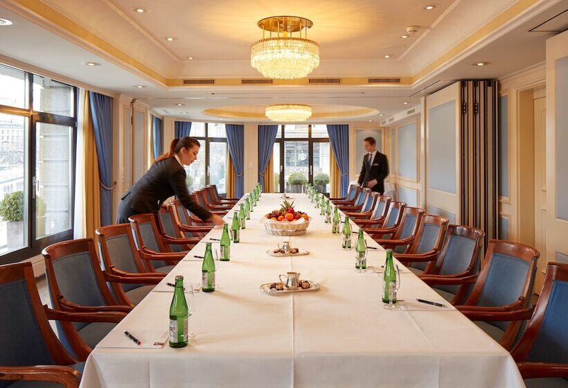 Отель Schweizerhof Zurich