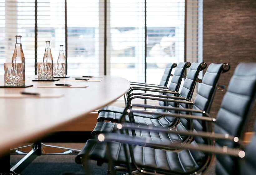 Отель Schweizerhof Zurich