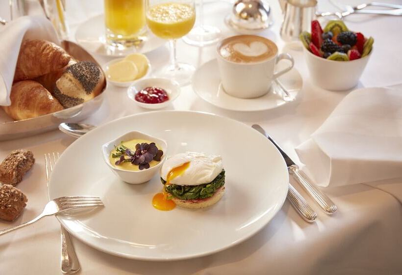 Отель Schweizerhof Zurich