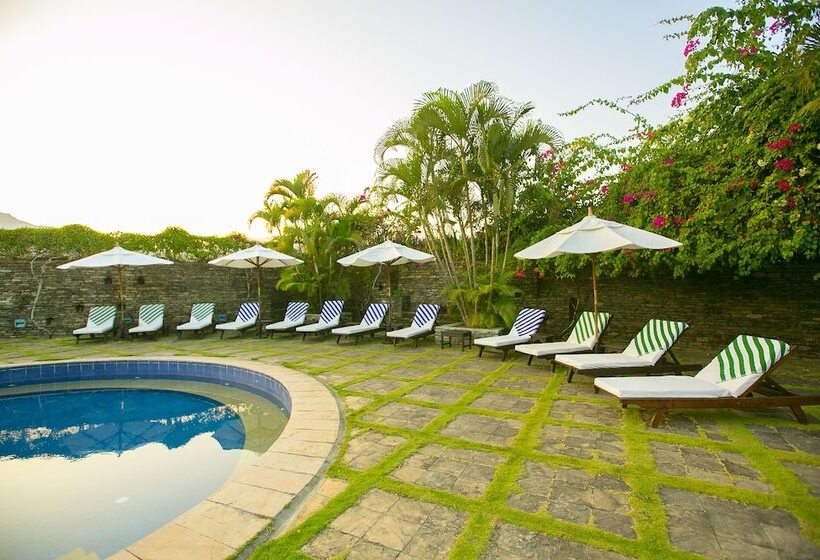 酒店 Shangri La Village Resort