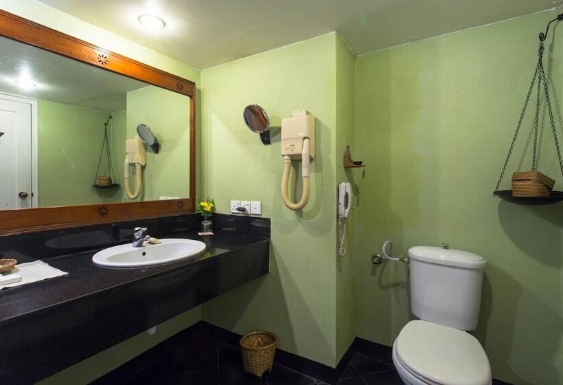 酒店 Shangri La Village Resort