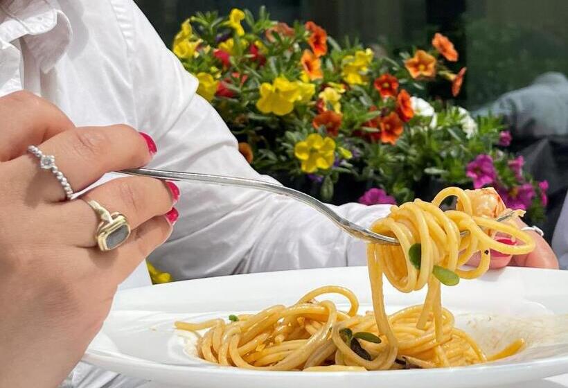 Shg Hotel De La Ville