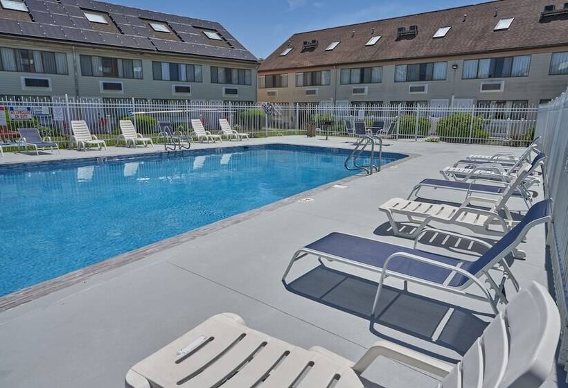 酒店 Admiralty Inn & Suites   A Red Collection