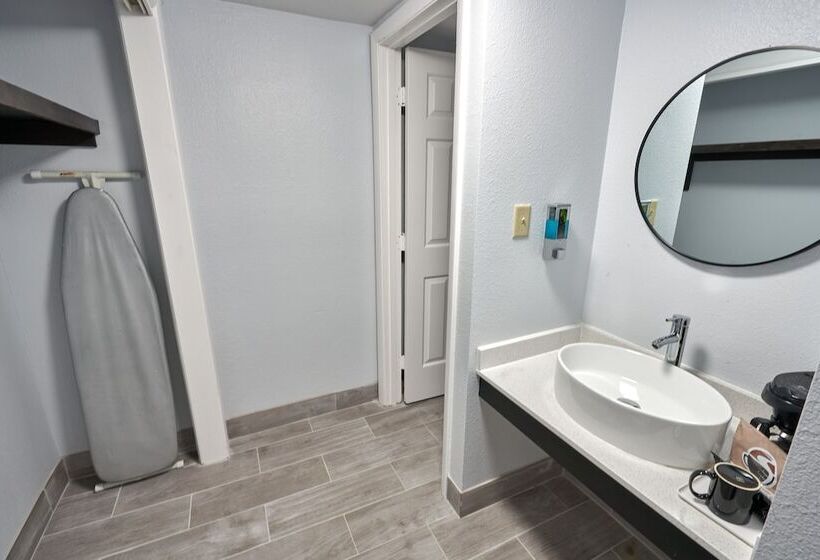 酒店 Admiralty Inn & Suites   A Red Collection