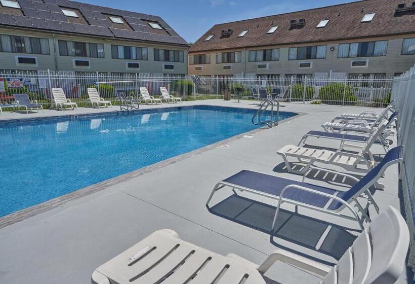 酒店 Admiralty Inn & Suites   A Red Collection