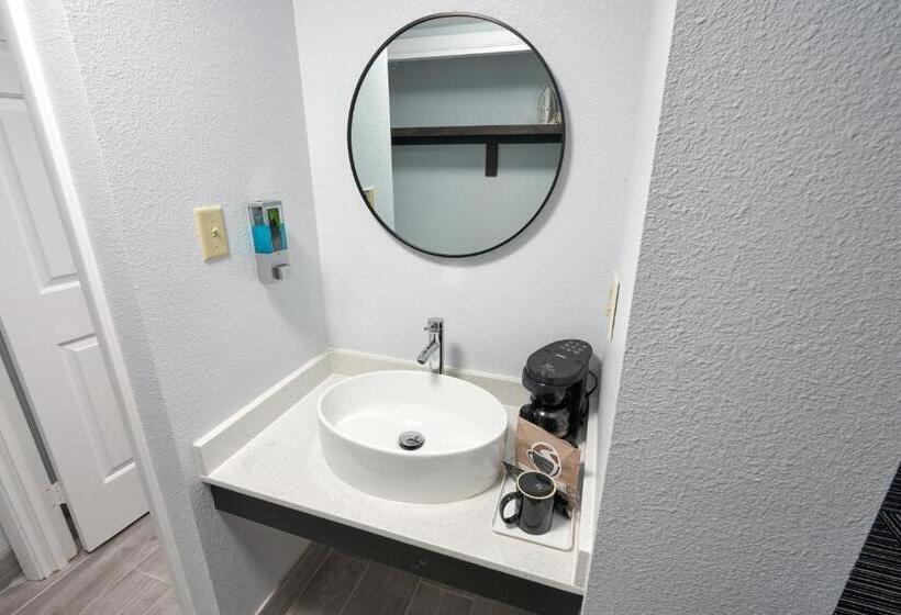 酒店 Admiralty Inn & Suites   A Red Collection