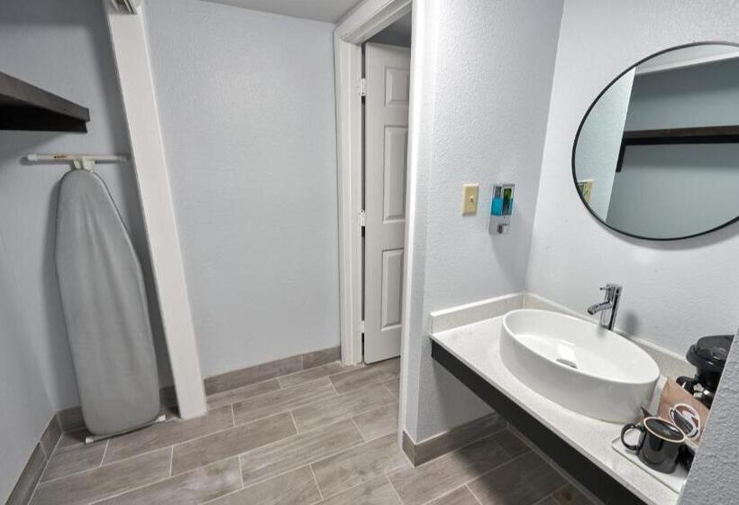 酒店 Admiralty Inn & Suites   A Red Collection