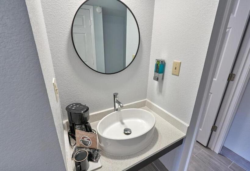 酒店 Admiralty Inn & Suites   A Red Collection