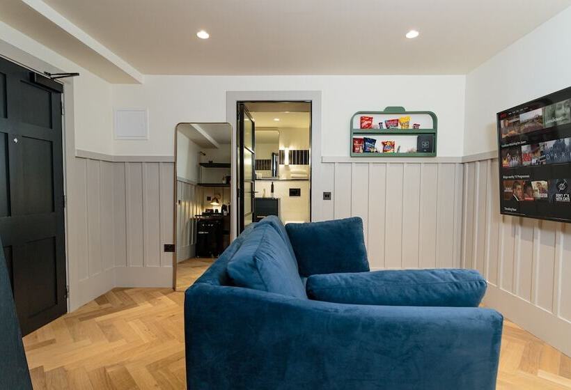 בית מלון כפרי The Clarence