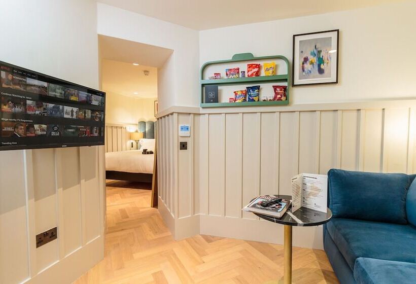 בית מלון כפרי The Clarence