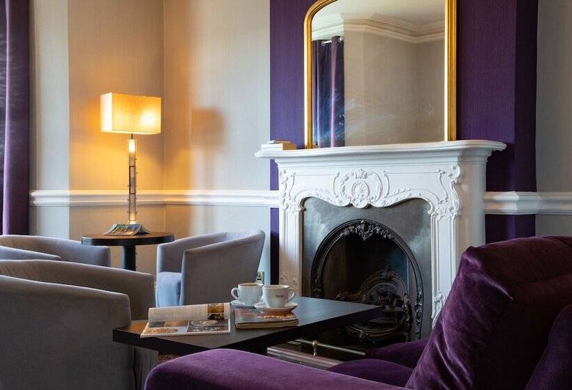 Отель The County