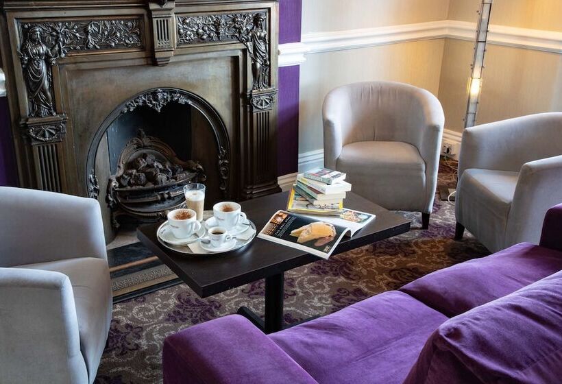 Отель The County