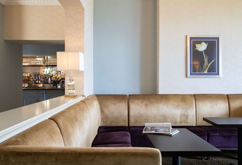 ホテル The County