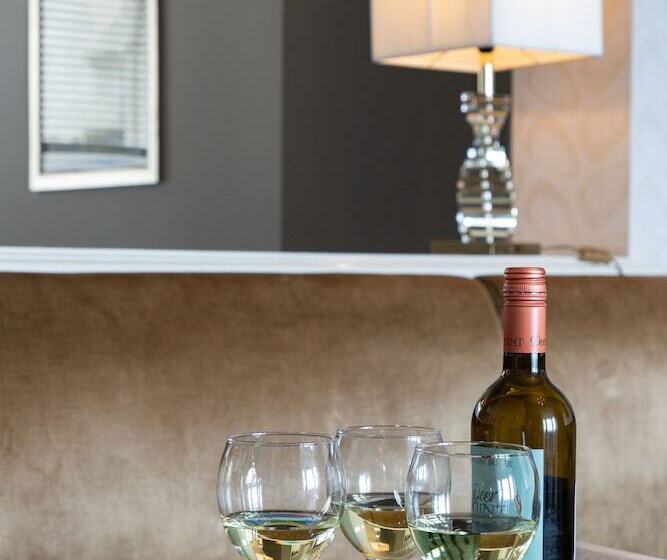 Отель The County