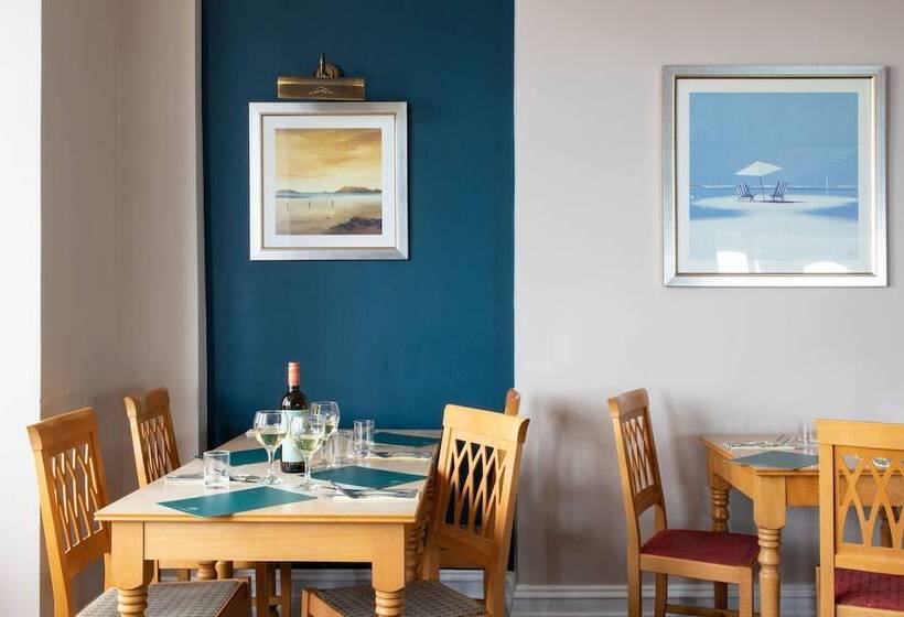 Отель The County