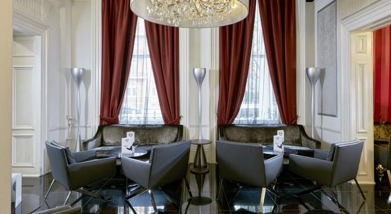 هتل The Queens Gate