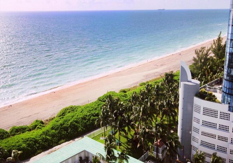 فندق Waterfront Condo, Heated Pool, Direct Beach Access With Private Beach Chairs