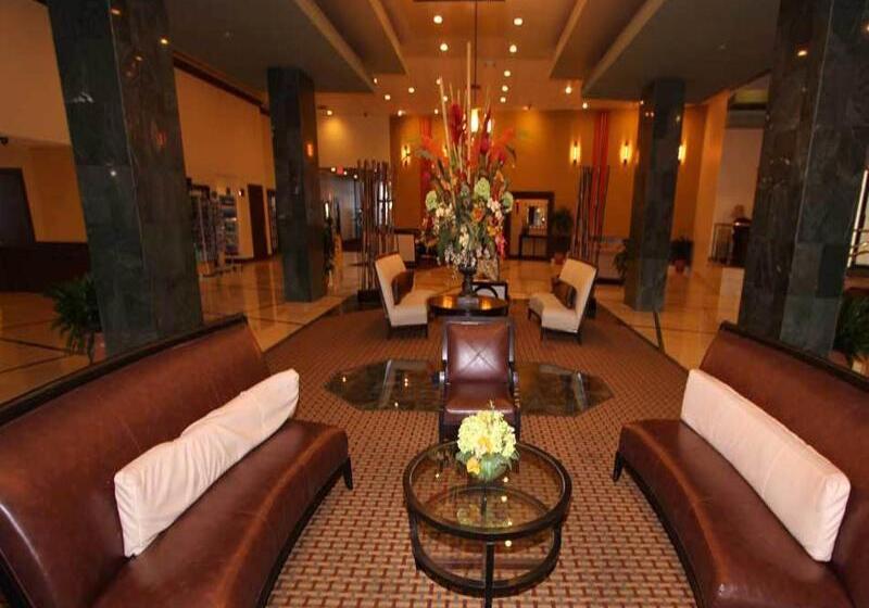 فندق Waterfront Condo, Heated Pool, Direct Beach Access With Private Beach Chairs