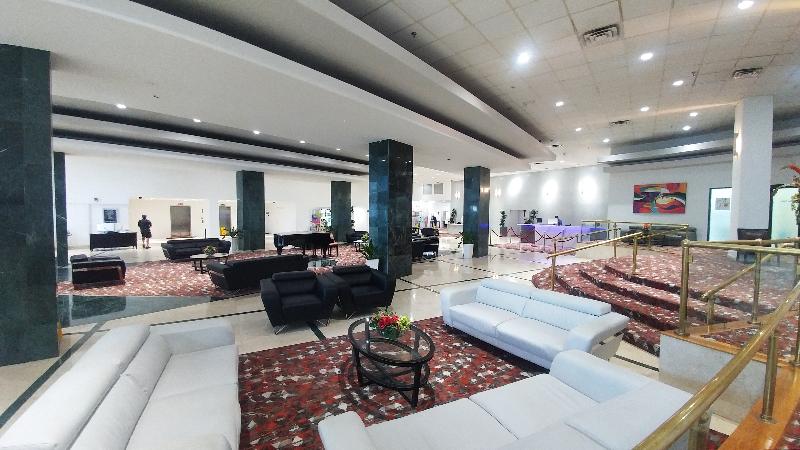 هتل Waterfront Condo, Heated Pool, Direct Beach Access With Private Beach Chairs