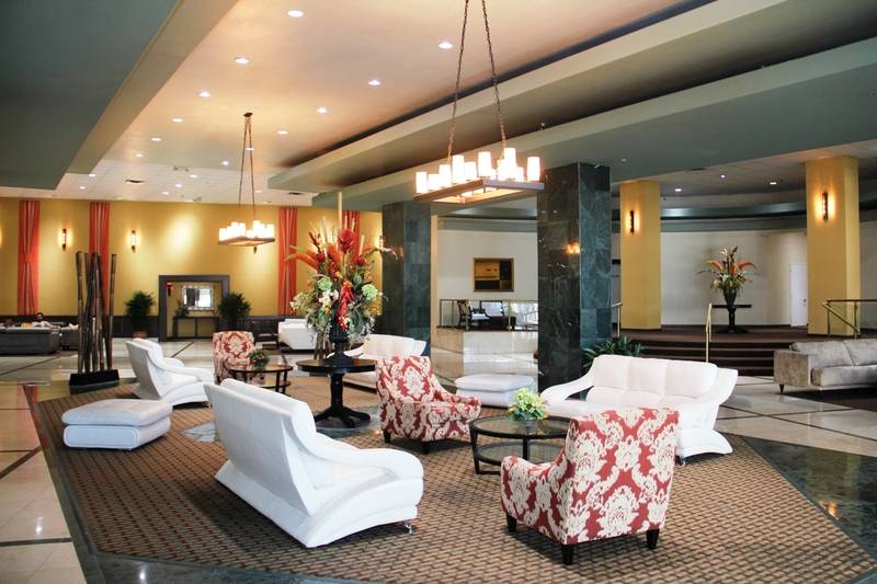 فندق Waterfront Condo, Heated Pool, Direct Beach Access With Private Beach Chairs