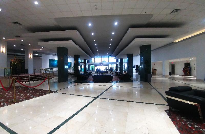 فندق Waterfront Condo, Heated Pool, Direct Beach Access With Private Beach Chairs