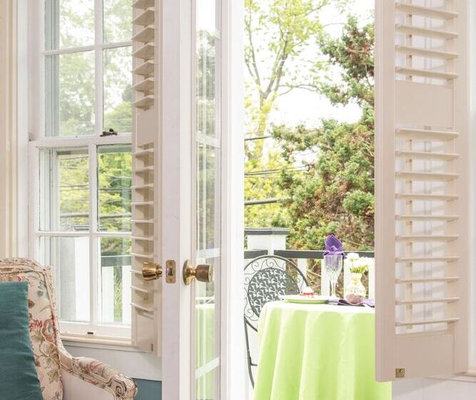 ホテル White Doe Inn Bed & Breakfast