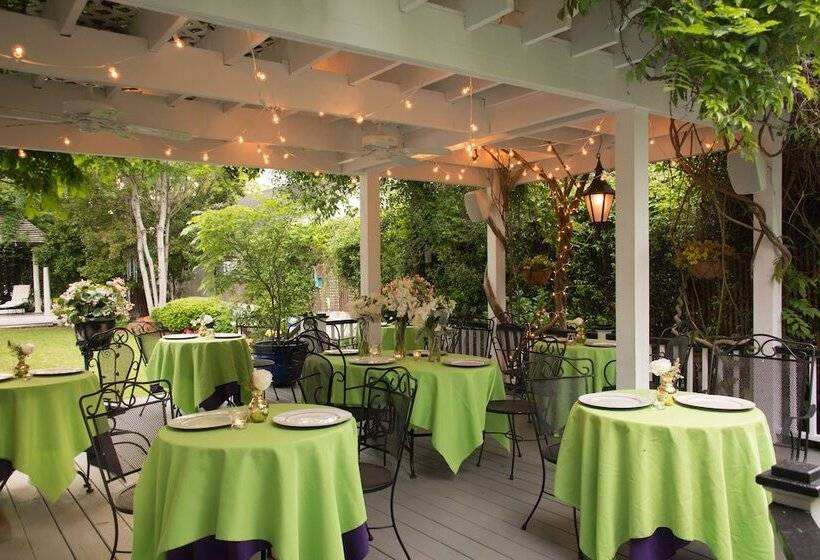 ホテル White Doe Inn Bed & Breakfast