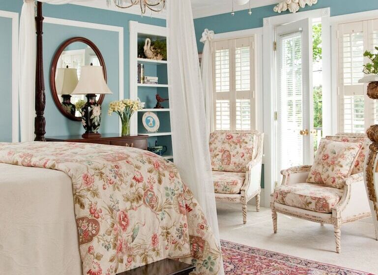 ホテル White Doe Inn Bed & Breakfast