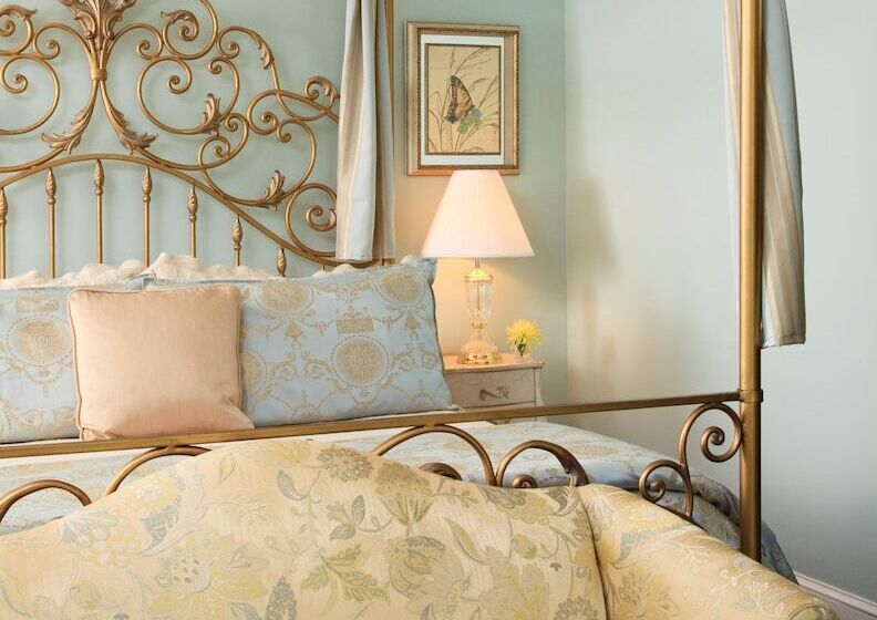 ホテル White Doe Inn Bed & Breakfast