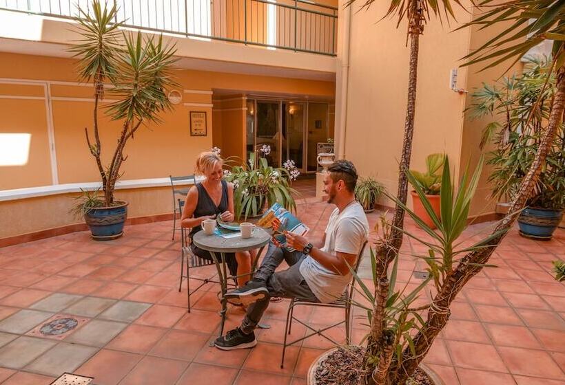 Il Palazzo Holiday Apartments