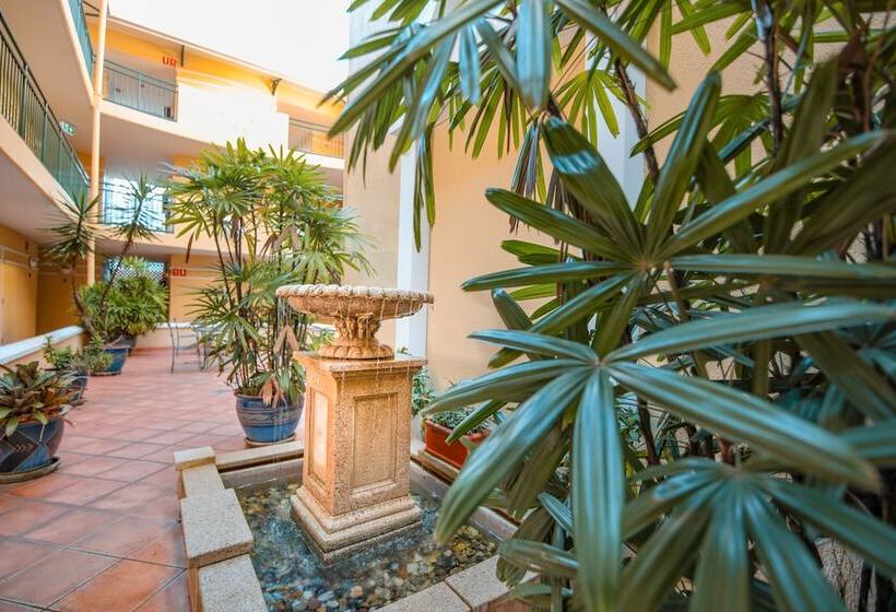 Il Palazzo Holiday Apartments