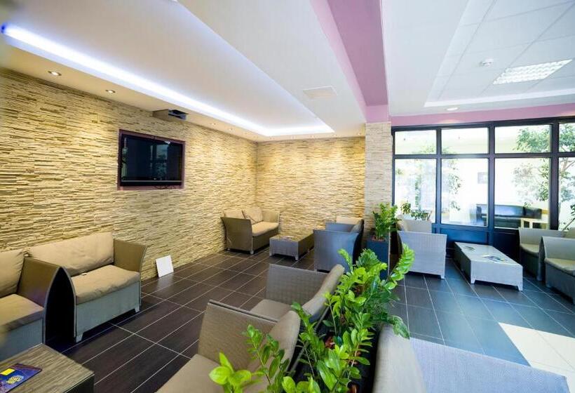 Резиденция Ceu Konferencia Központ