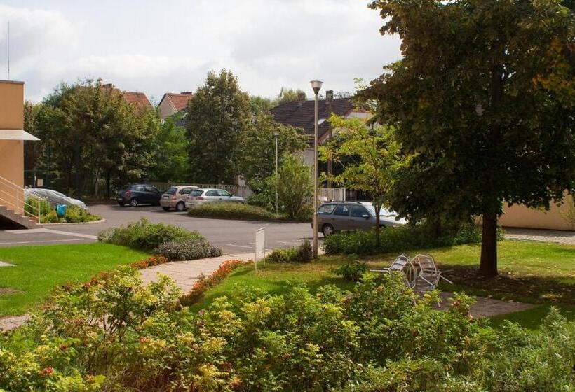 Резиденция Ceu Konferencia Központ