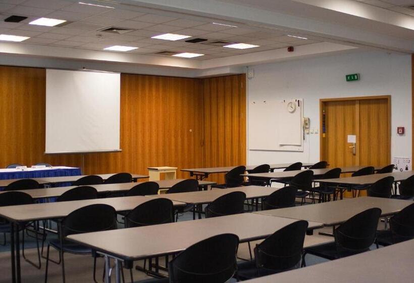 Резиденция Ceu Konferencia Központ