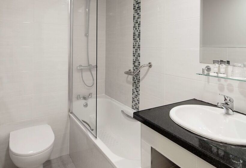 The Royal Hotel And Leisure Centre