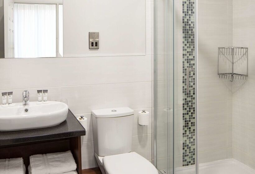 The Royal Hotel And Leisure Centre