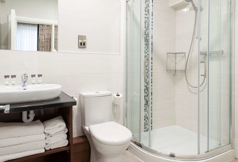 The Royal Hotel And Leisure Centre