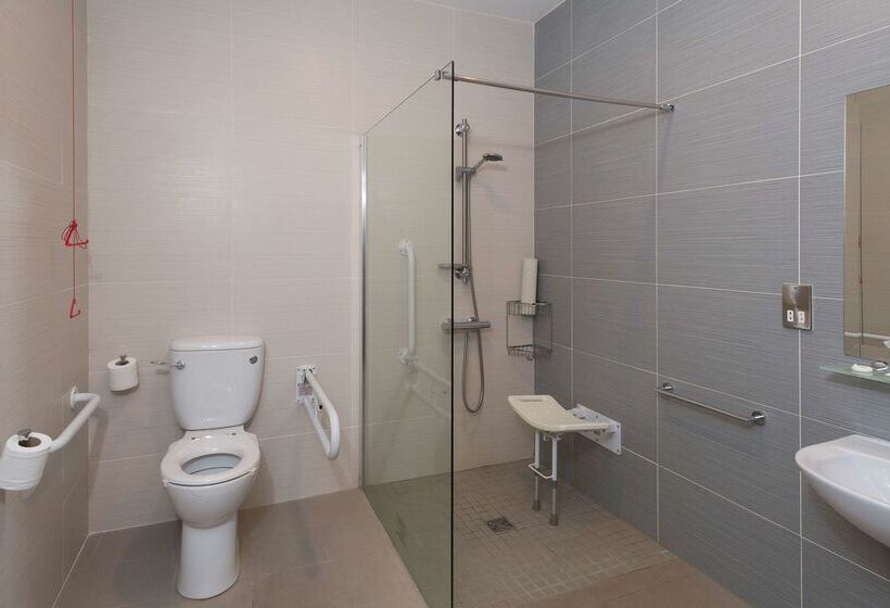 The Royal Hotel And Leisure Centre