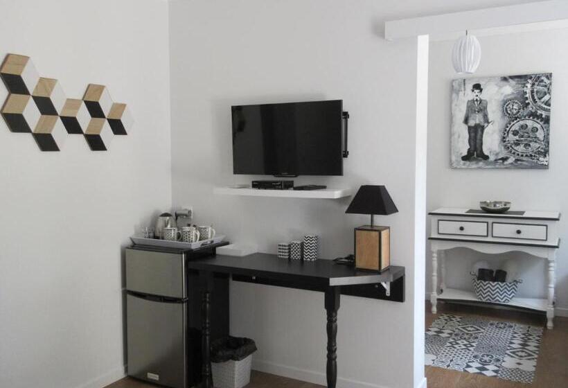 Villa Tricoli B&b Avec Piscine