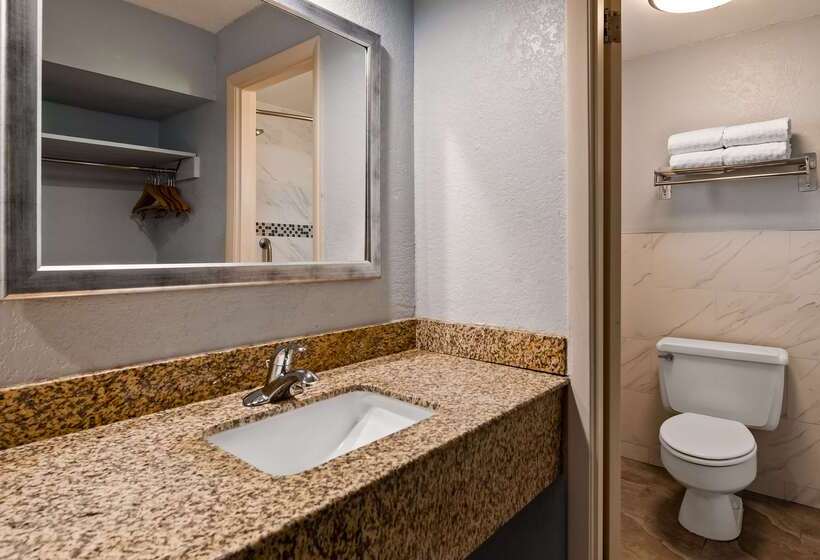 Best Western Thunderbird Motel