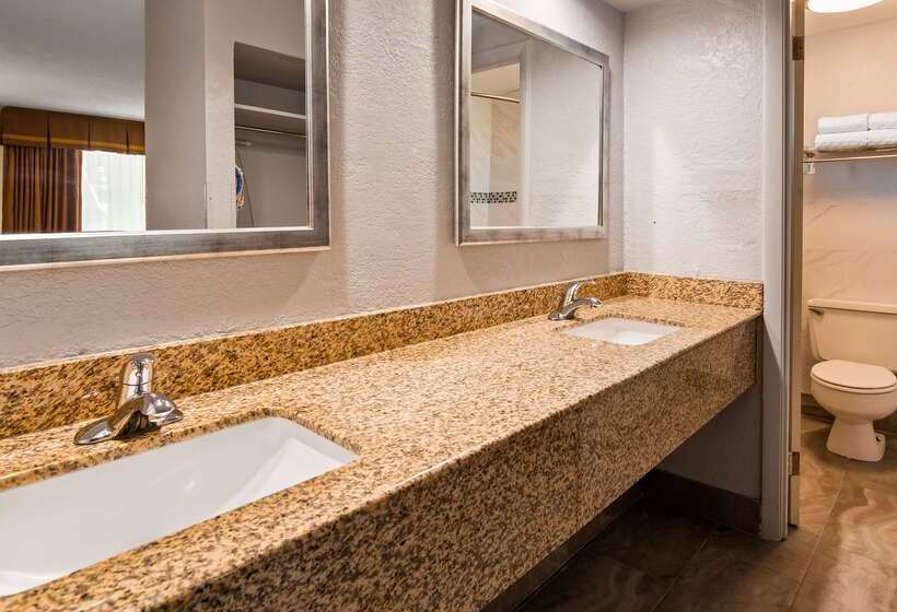 Best Western Thunderbird Motel