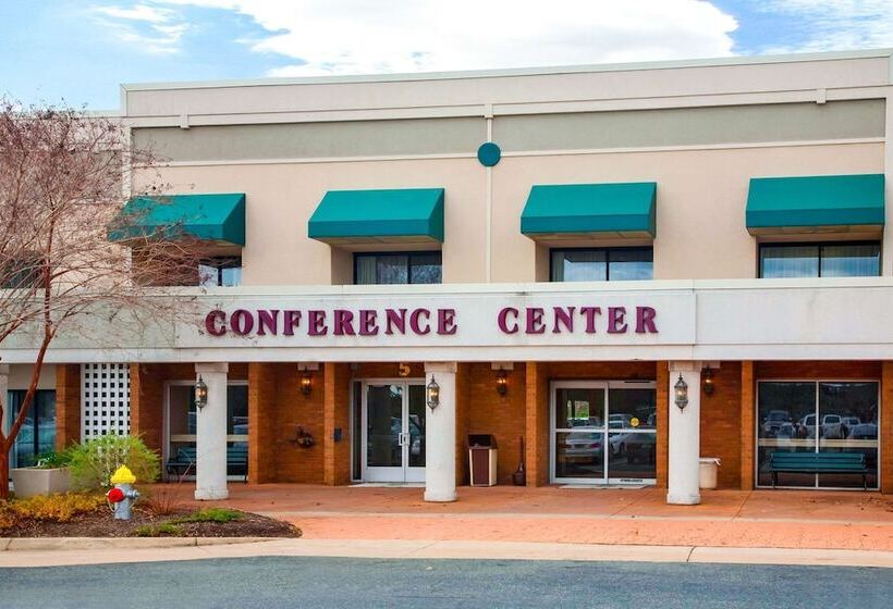 Clarion Hotel & Suites Convention Center Fredericksburg