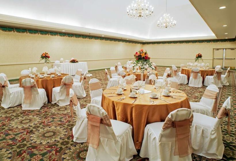 Clarion Hotel & Suites Convention Center Fredericksburg